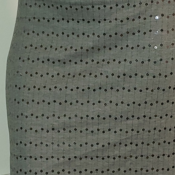 Plus size sequin knee length skirt. - Picture 5 of 8